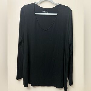 Ava & Viv Classic Black Top